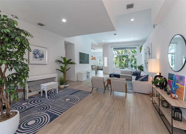 Property at 4023 W Lake Estates Dr, Davie, FL 33328, 4 beds, 4 baths