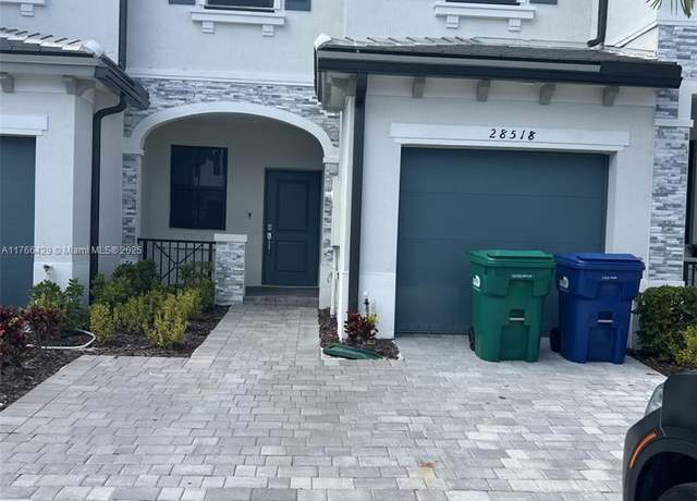 Property at 28518 SW 134th Ave, Homestead, FL 33033, 3 beds, 2.5 baths
