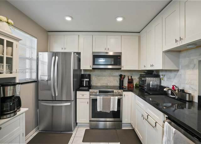 Property at 471 N Pine Island Rd Unit D405, Plantation, FL 33324, 2 beds, 2 baths
