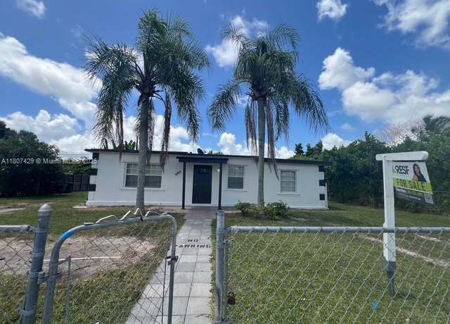 Property at 15510 Leisure Dr, Homestead, FL 33033, 3 beds, 2 baths