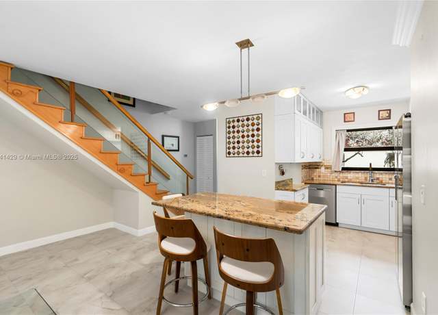 Property at 2159 N 14th Ave, Hollywood, FL 33020, 2 beds, 2.5 baths