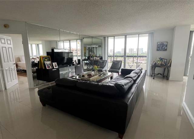 Property at 3500 Mystic Pointe Dr #1405, Aventura, FL 33180, 2 beds, 2 baths