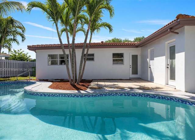 Property at 1401 NW 45th St, Fort Lauderdale, FL 33309, 3 beds, 2 baths