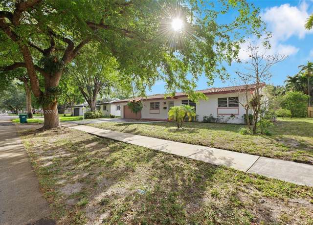 Property at 14515 Mahogany Ct, Miami Lakes, FL 33014, 3 beds, 2 baths