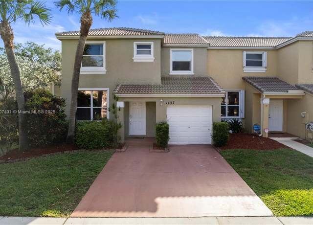 Property at 1437 NW 154th Ln, Pembroke Pines, FL 33028, 3 beds, 2.5 baths