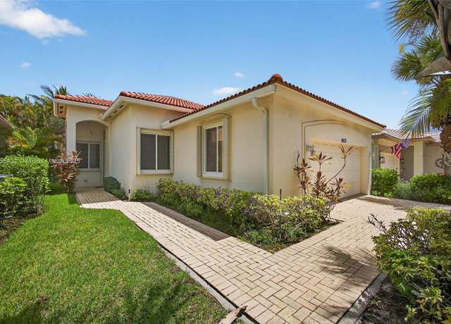 Property at 9633 Sandpiper Ln, West Palm Beach, FL 33411, 3 beds, 2 baths