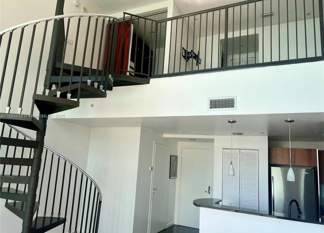 Property at 300 S Biscayne Blvd Unit Loft 826, Miami, FL 33131, 1 bed, 1.5 baths
