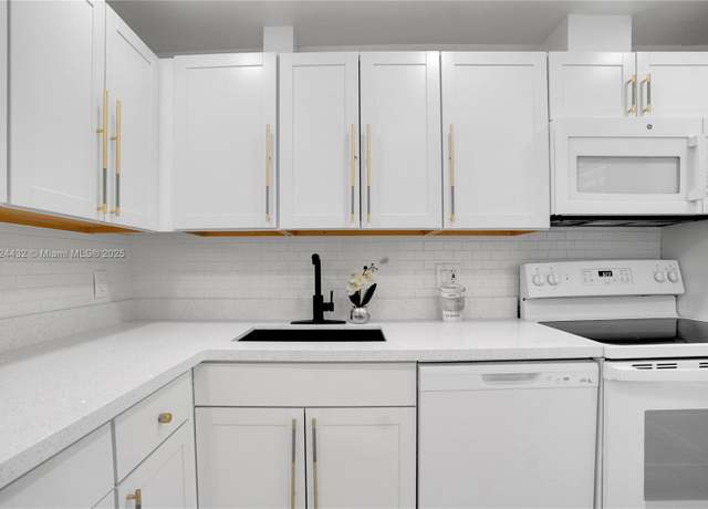 Property at 3001 S Course Dr #105, Pompano Beach, FL 33069, 1 bed, 1 bath