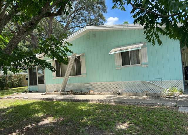 Property at 8955 SW 104th Ln, FL 34481, 2 beds, 2 baths
