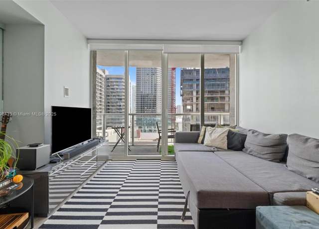 Property at 253 NE 2nd St #2201, Miami, FL 33132, 2 beds, 2 baths
