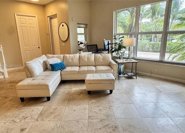 Property at 2601 NE 14th Ave #104, Wilton Manors, FL 33334, 2 beds, 2.5 baths