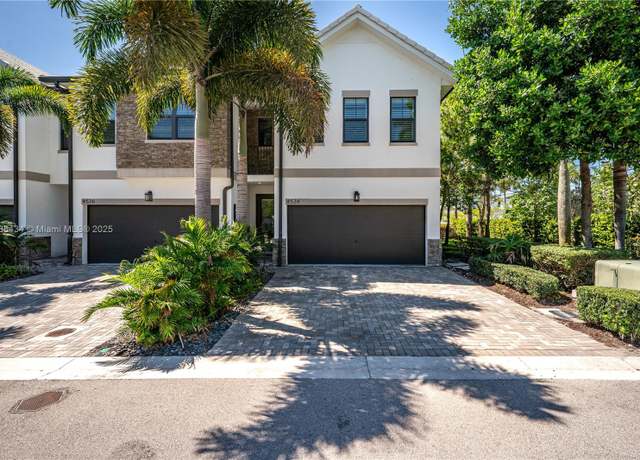 Property at 4538 S Aqua Bella Ln, Dania Beach, FL 33312, 3 beds, 2.5 baths