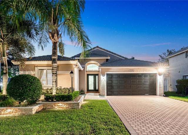 Property at 14295 NW 18th Pl, Pembroke Pines, FL 33028, 3 beds, 2 baths