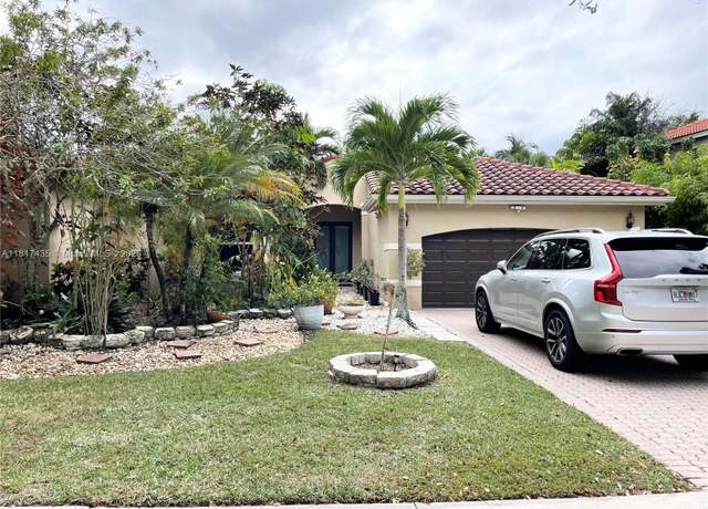 Property at 523 Stonemont Dr, Weston, FL 33326, 5 beds, 4 baths