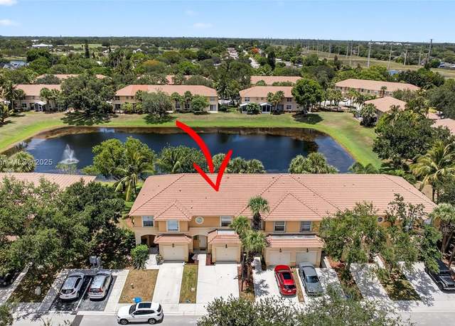 Property at 452 Rainbow Springs Ter #452, Royal Palm Beach, FL 33411, 2 beds, 2.5 baths