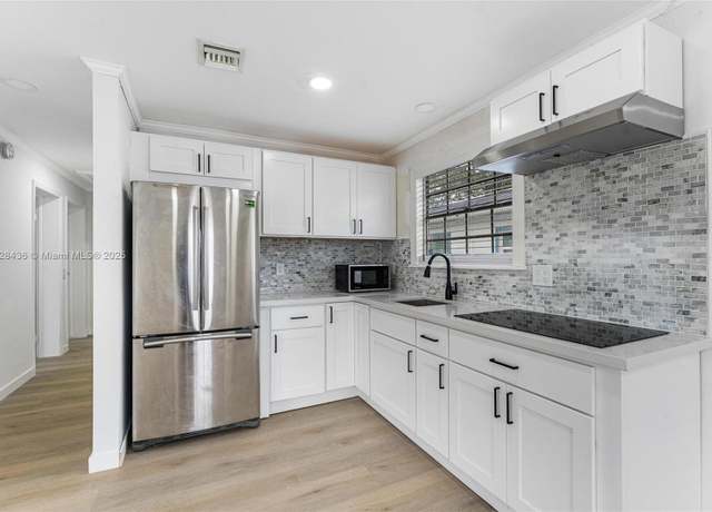 Property at 1448 W 32nd St, Riviera Beach, FL 33404, 3 beds, 1 bath
