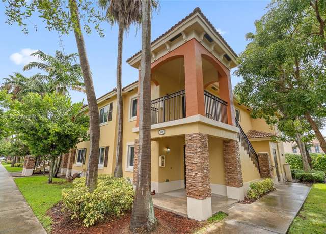 Property at 980 NE 33rd Ter #104, Homestead, FL 33033, 3 beds, 2 baths