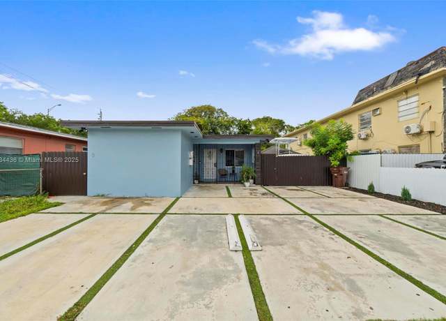 Property at 938 SE 12th St, Hialeah, FL 33010, 8 beds, 4 baths