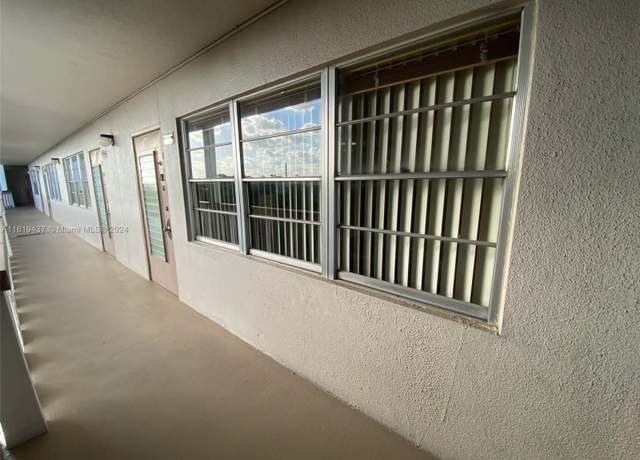 Property at 430 Southampton B #430, West Palm Beach, FL 33417, 1 bed, 1 bath