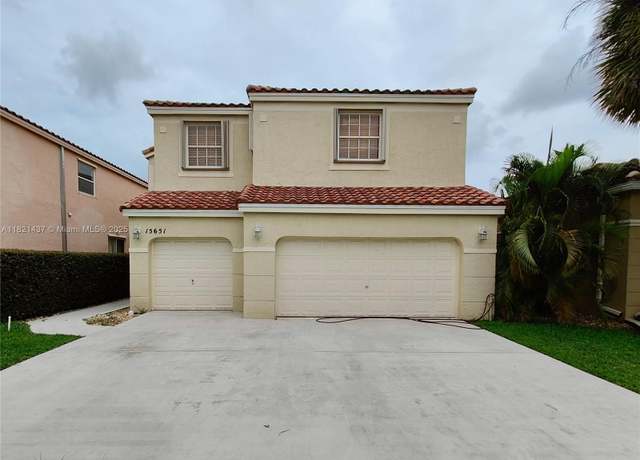 Property at 15651 NW 14th Ct, Pembroke Pines, FL 33028, 4 beds, 2.5 baths