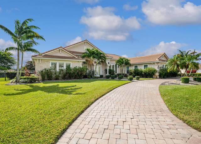 Property at 5630 N Sterling Ranch Dr, Davie, FL 33314, 4 beds, 4.5 baths