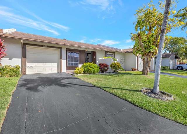 Property at 5057 Forsythia St, Delray Beach, FL 33484, 2 beds, 2 baths