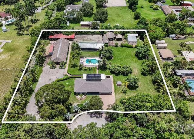 Property at 18200 SW 48th St, Southwest Ranches, FL 33331, 3 beds, 2.5 baths