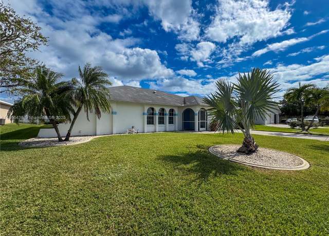 Property at 1403 SE 8th Pl, Cape Coral, FL 33990, 3 beds, 2 baths