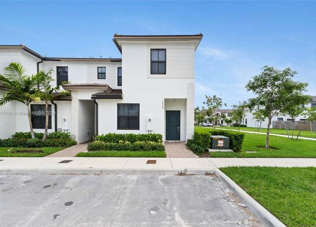 Property at 12930 SW 232nd Ln #12932, Homestead, FL 33032, 3 beds, 2.5 baths