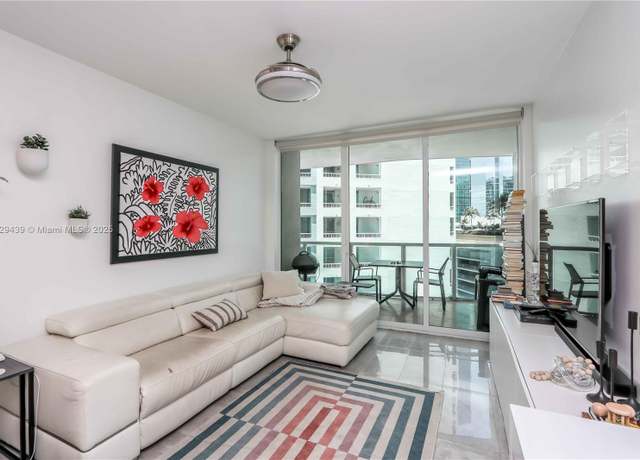 Property at 218 SE 14th St #1406, Miami, FL 33131, 1 bed, 1 bath