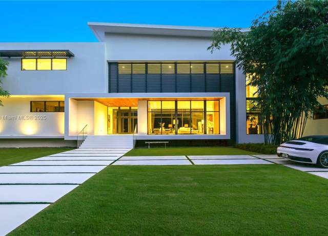 Property at 4780 SW 86th Ter, Miami, FL 33143, 7 beds, 8 baths