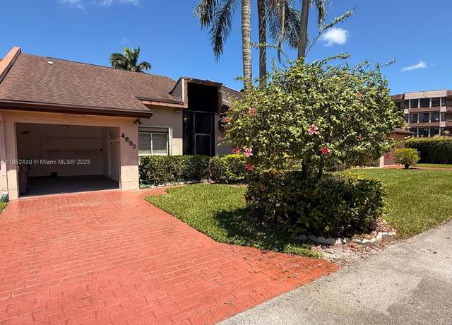Property at 4690 S Fountains Dr S, Lake Worth, FL 33467, 2 beds, 2.5 baths