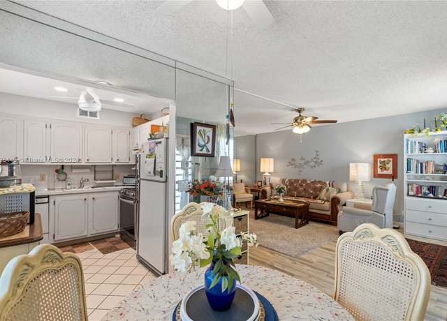 Property at 4 Markham A #4, Deerfield Beach, FL 33442, 2 beds, 1.5 baths