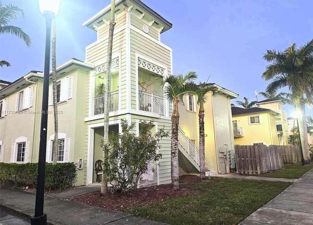 Property at 373 NE 26th Pl #204, Homestead, FL 33033, 3 beds, 2 baths