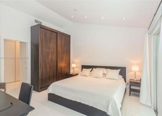 Property at 798 Crandon Blvd Unit 55-B, Key Biscayne, FL 33149, 1 bed, 1 bath