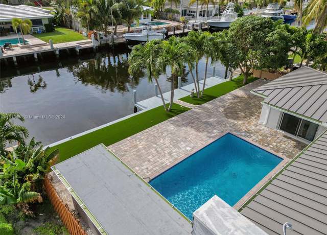 Property at 2560 SE 9th St, Pompano Beach, FL 33062, 4 beds, 3 baths