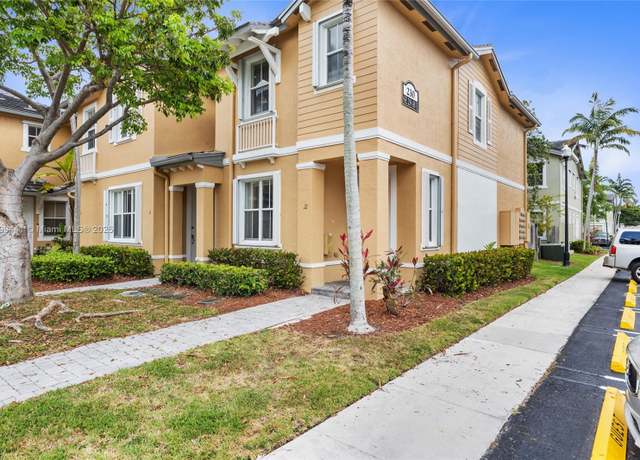 Property at 230 SE 29th Ave #12, Homestead, FL 33033, 2 beds, 2.5 baths
