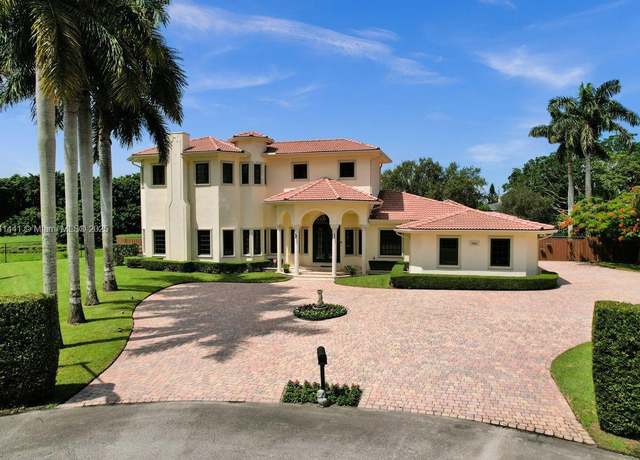 Property at 3311 SW 118th Ter, Davie, FL 33330, 5 beds, 5 baths