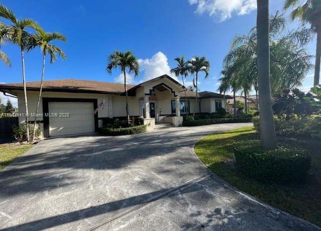 Property at 10375 SW 111th St, Miami, FL 33176, 5 beds, 3.5 baths