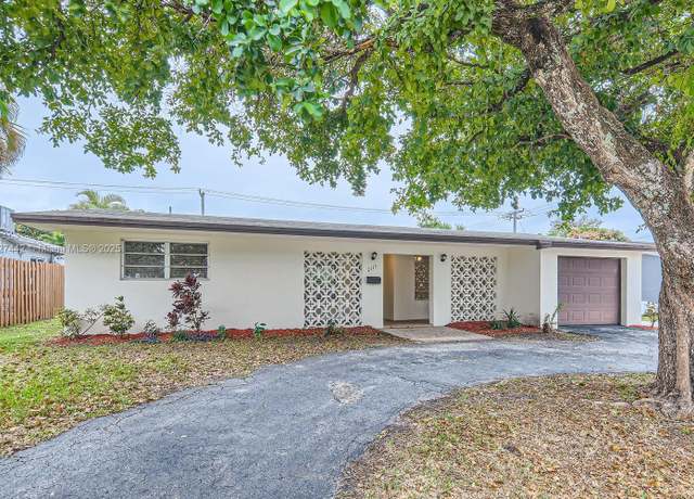 Property at 2115 N 40th Ave, Hollywood, FL 33021, 3 beds, 2 baths