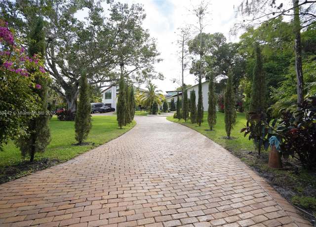 Property at 5251 NW 80th Ter, Parkland, FL 33067, 5 beds, 4.5 baths