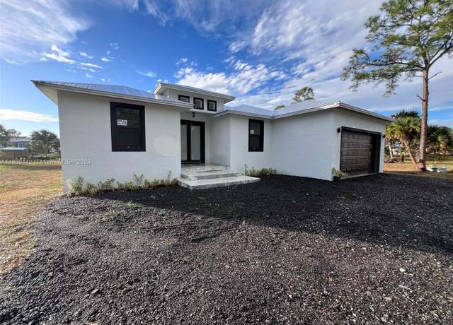 Property at 660 S Zambria St, Clewiston, FL 33440, 4 beds, 2 baths