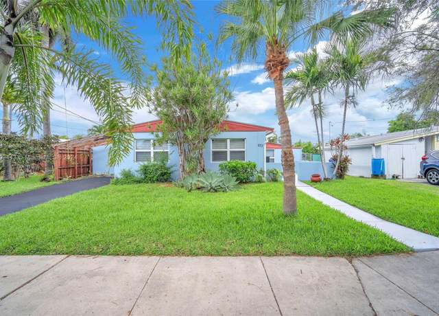 Property at 1171 Grant St, Hollywood, FL 33019, 2 beds, 2 baths