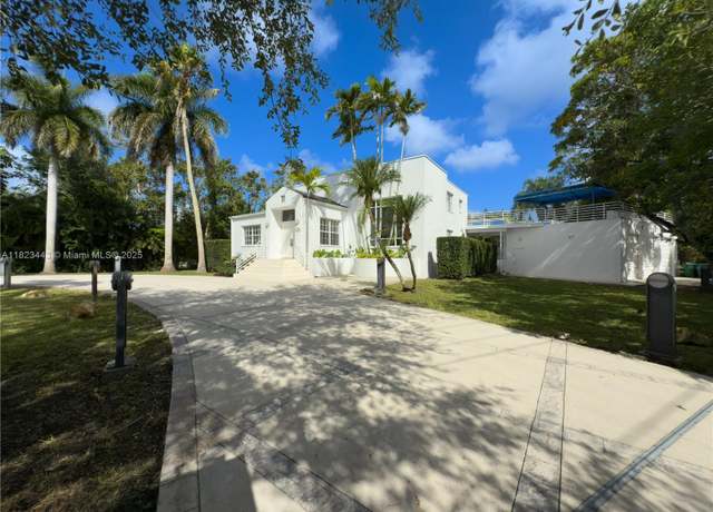 Property at 8390 SW 94th St, Miami, FL 33156, 5 beds, 5 baths