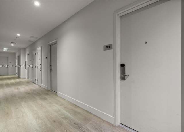 Property at 239 SW 9th St #305, Miami, FL 33130, 1 bath