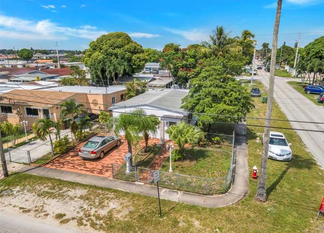 Property at 4296 E 9th Ln, Hialeah, FL 33013, 2 beds, 1 bath