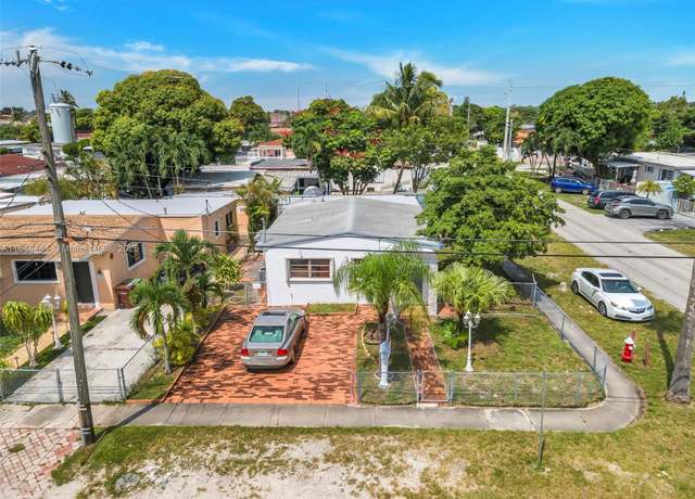 Property at 4296 E 9th Ln, Hialeah, FL 33013, 2 beds, 1 bath