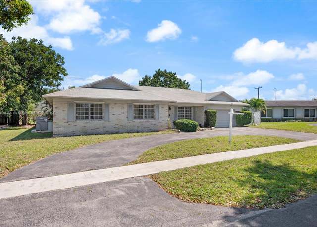 Property at 940 SW 52nd Ave, Plantation, FL 33317, 3 beds, 2 baths