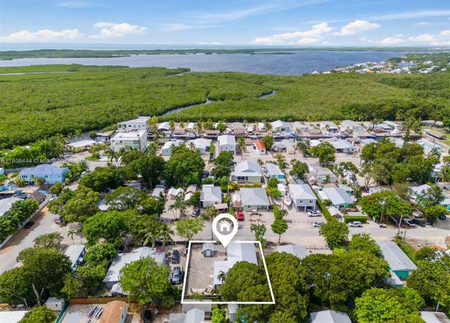 Property at 278 King Ave, Key Largo, FL 33037, 4 beds, 2 baths