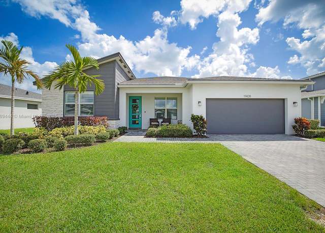 Property at 11428 SW Lyra Dr, Port St Lucie, FL 34987, 3 beds, 2.5 baths